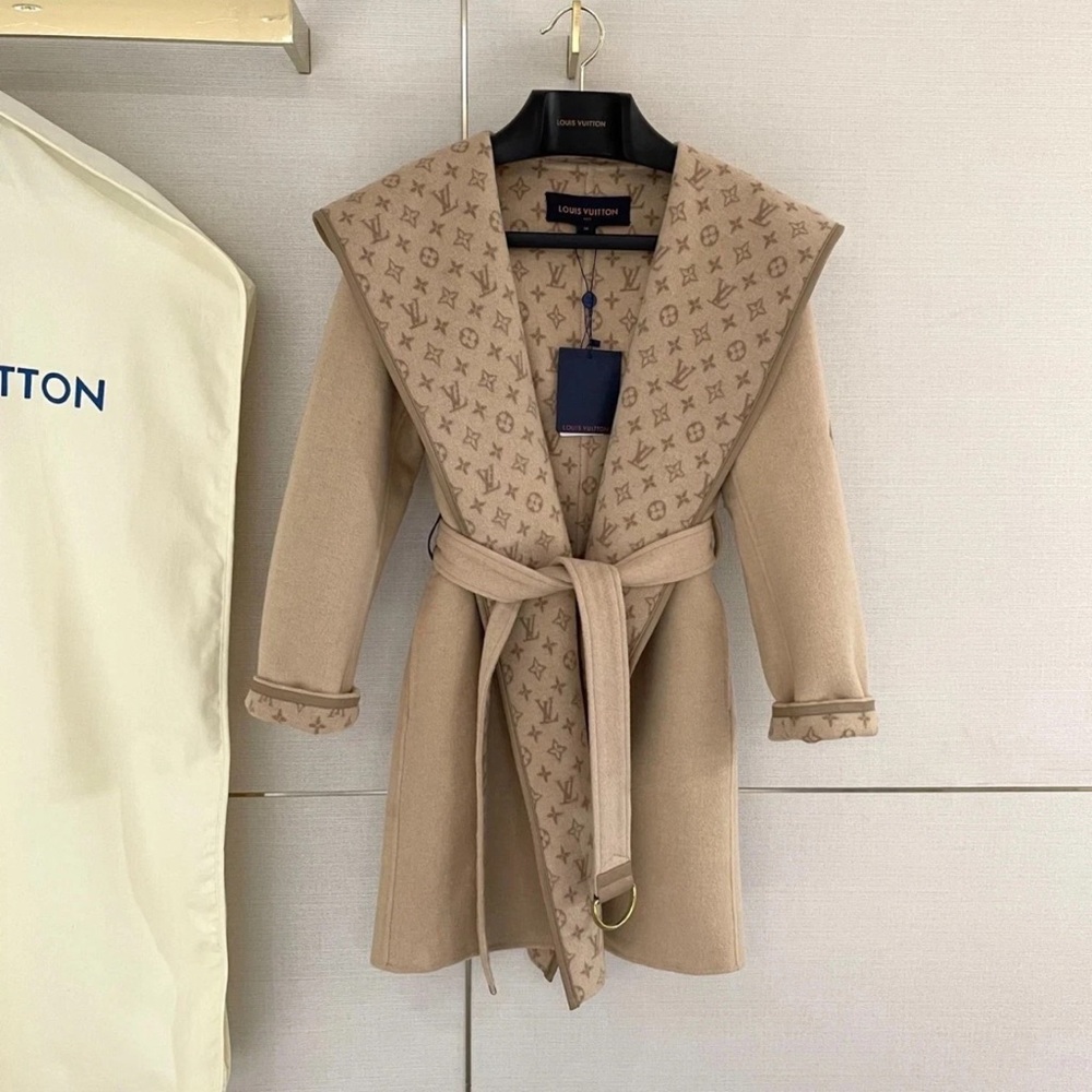 New With Tag Louis Vuitton Beige Monogram Wool Trench Coat sz38